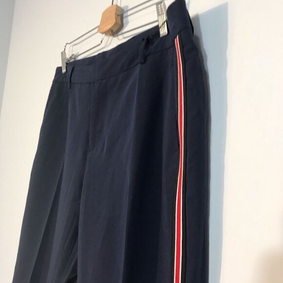 HAUTE MONDE Slim Cropped Navy Pants With Red Side Stripe - Picture 4 of 8